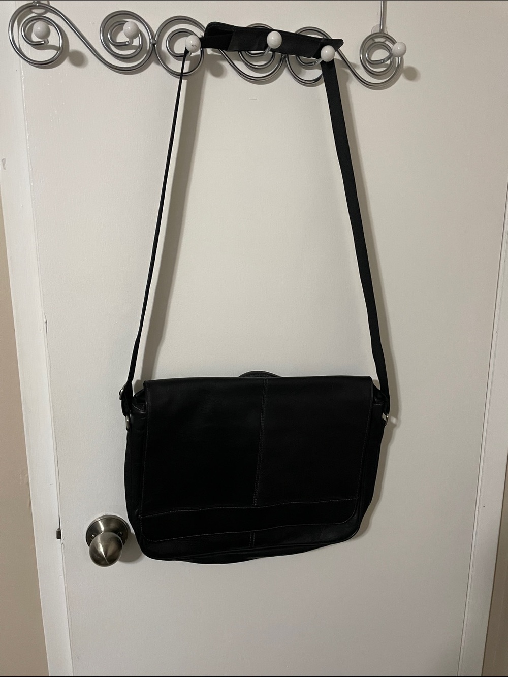Wilsons Leather Black Messenger Bag